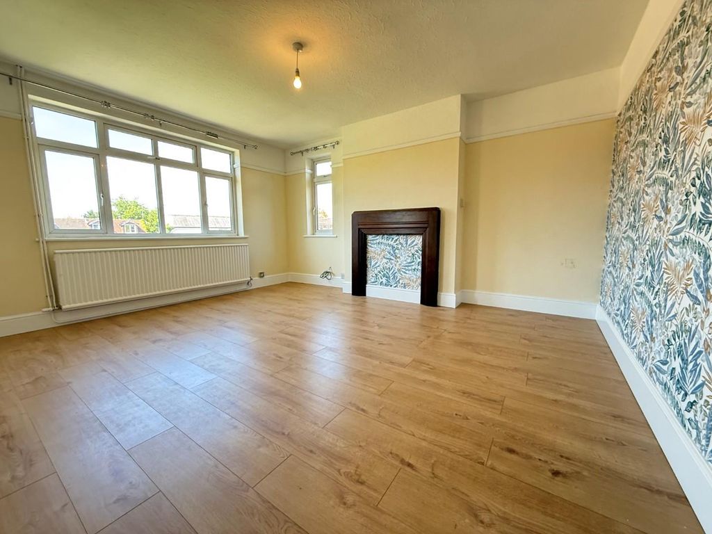 Property photo 3 of 10 4.Jpg