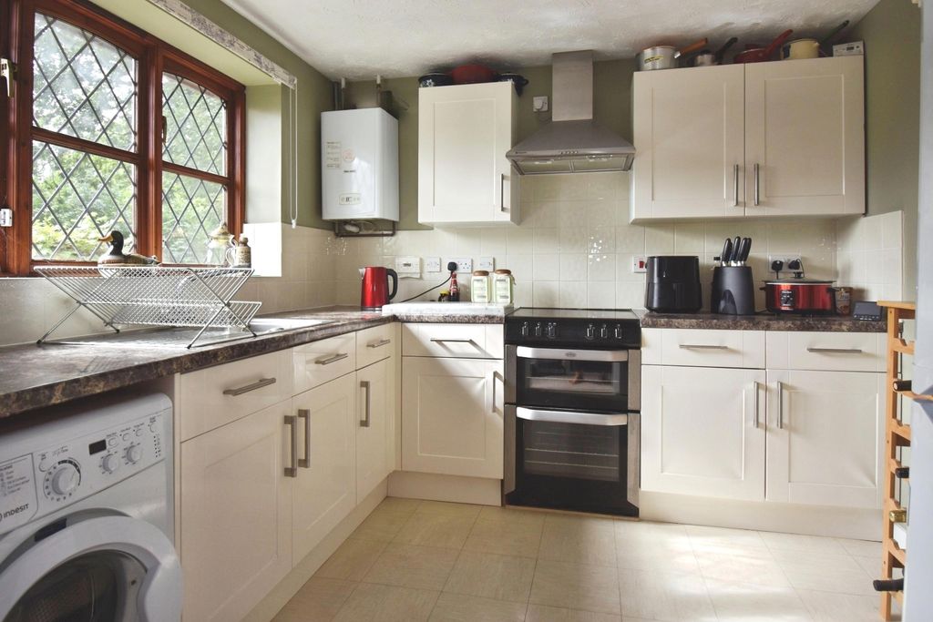 Property photo 2 of 10 Pbox-Img.Jpg