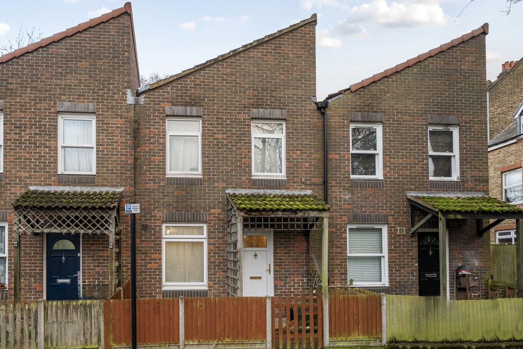 Property photo 1 of 19 External