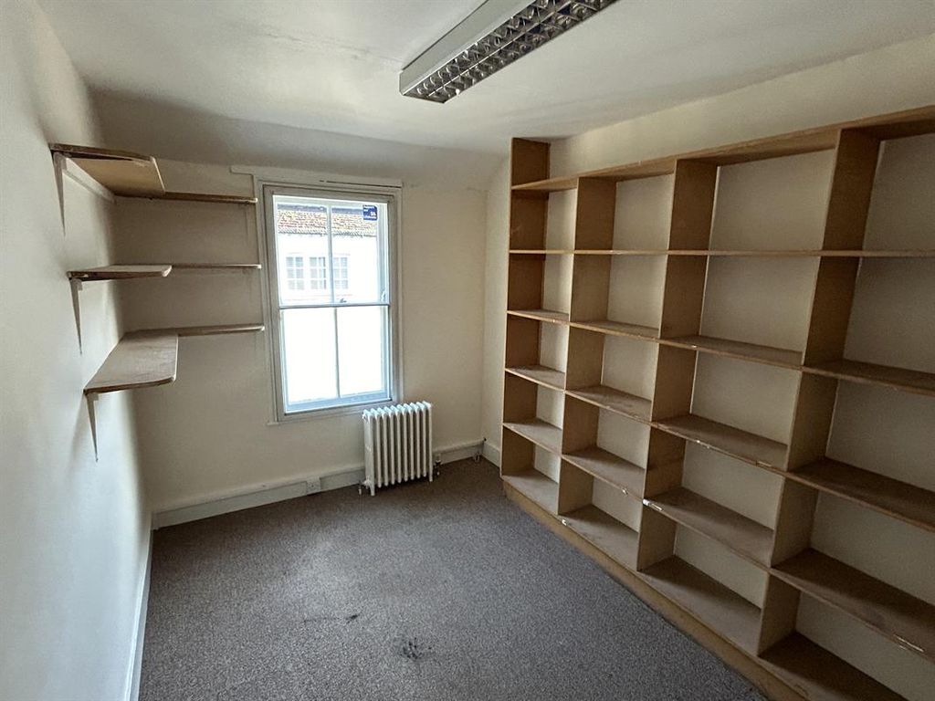 Property photo 3 of 6 Photo