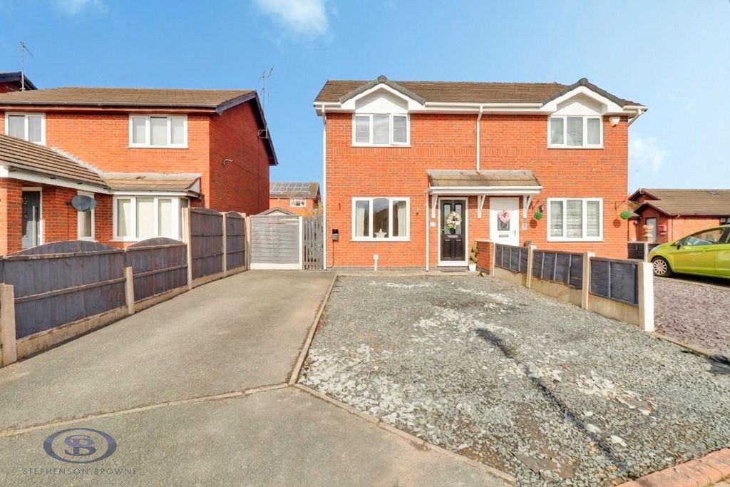 Property photo 1 of 32