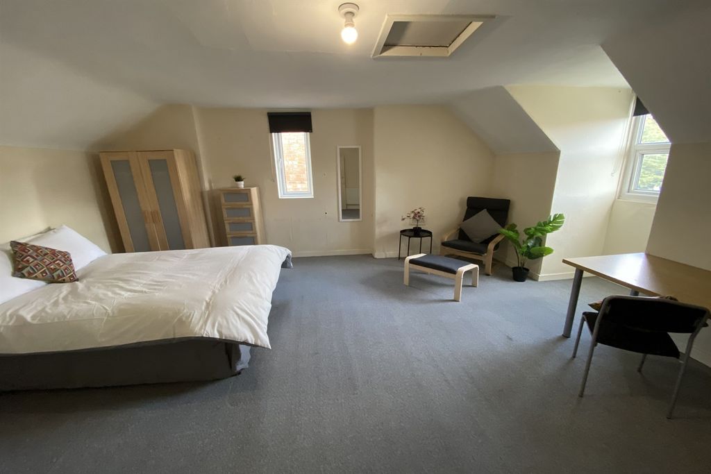 Property photo 1 of 25 (Main)