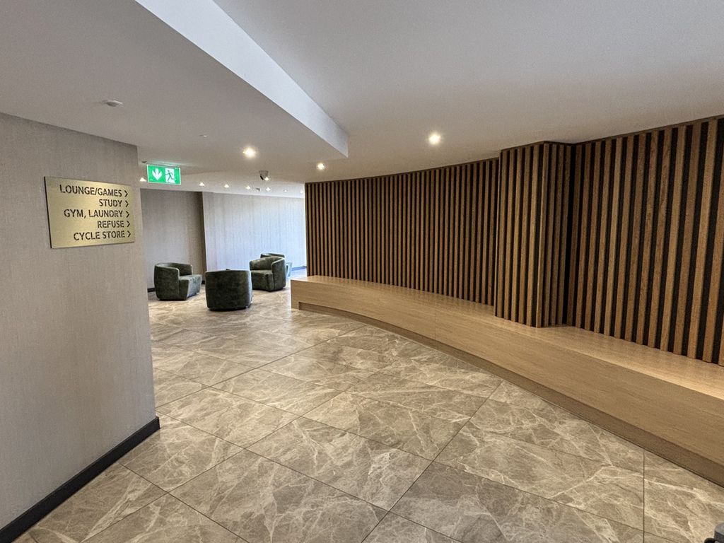 Property photo 2 of 25