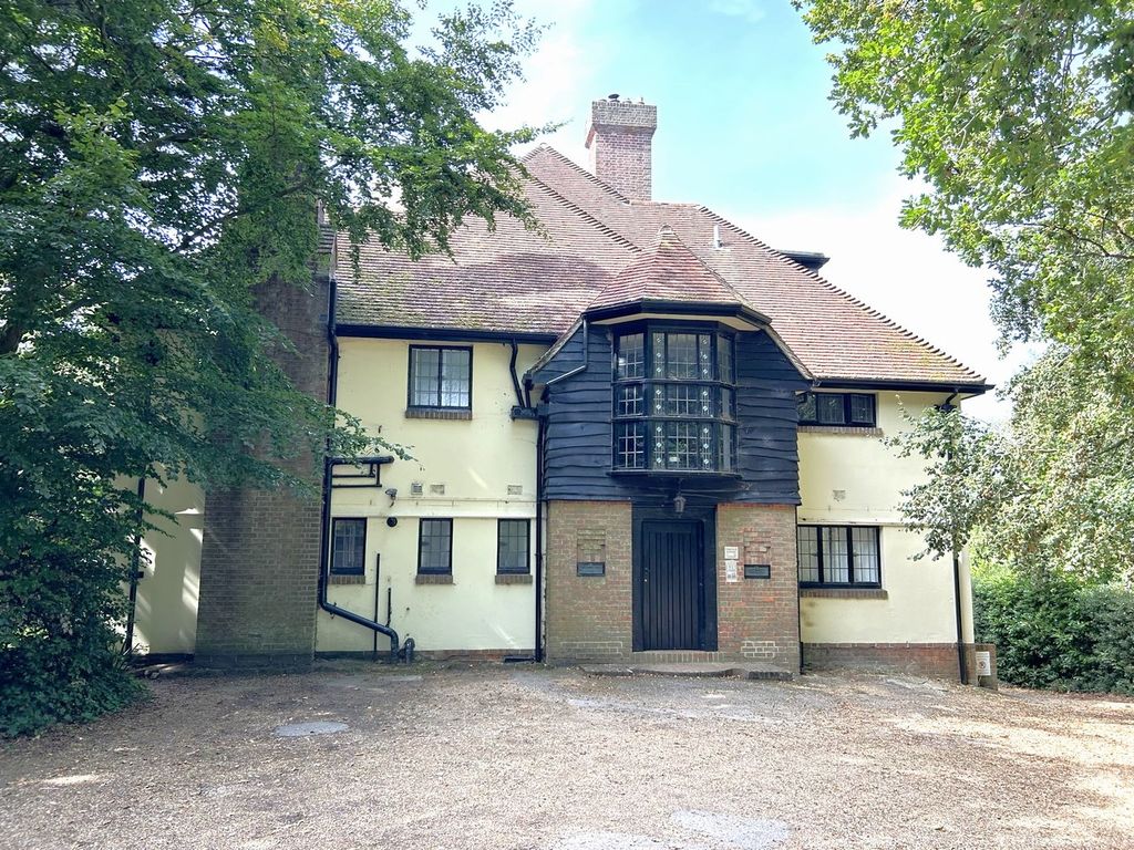 Property photo 3 of 12