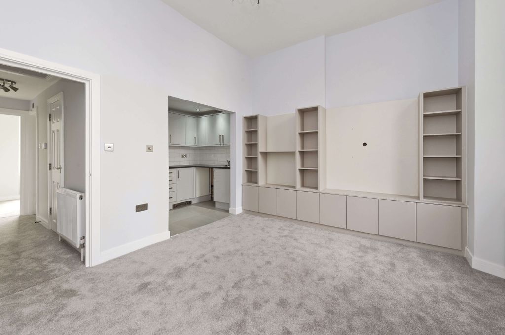 Property photo 1 of 3