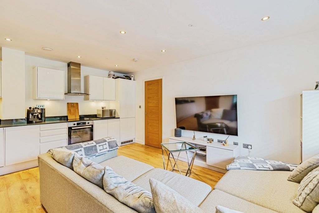 Property photo 1 of 13 Pbox-Img.Jpg