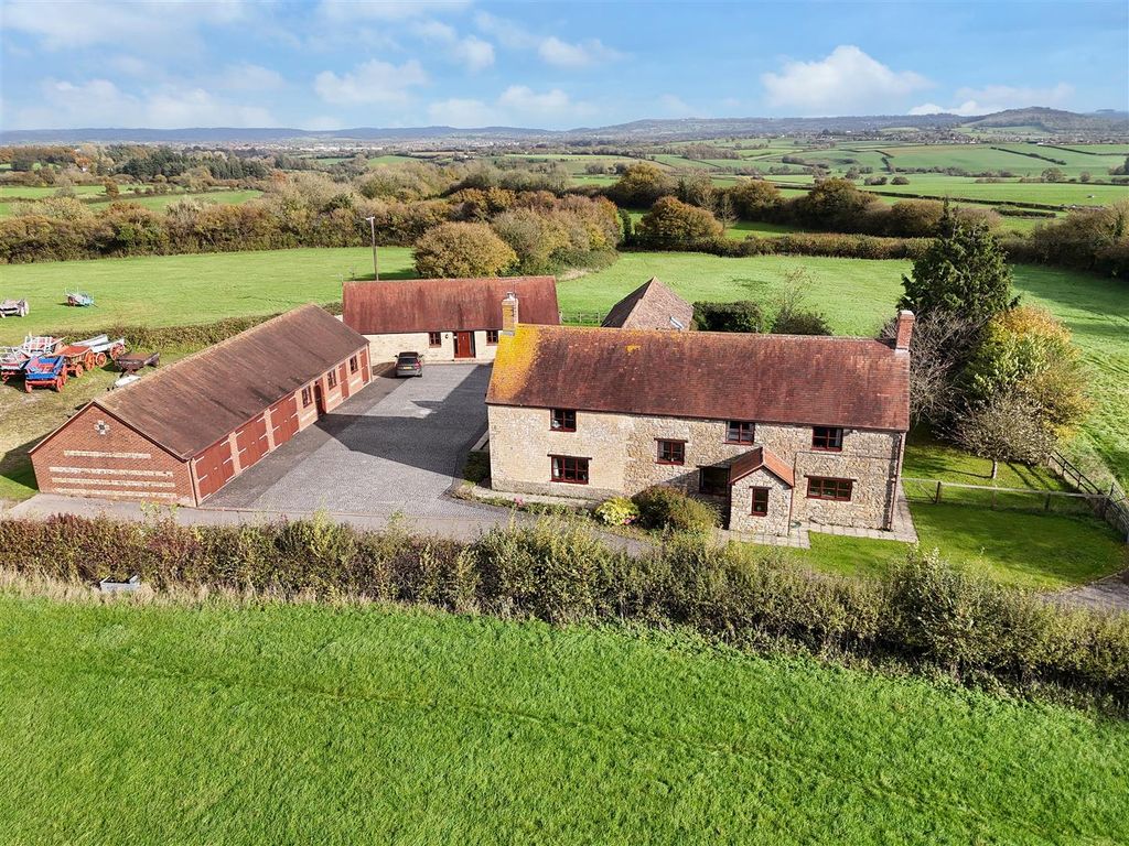 Property photo 1 of 18 Main Photo