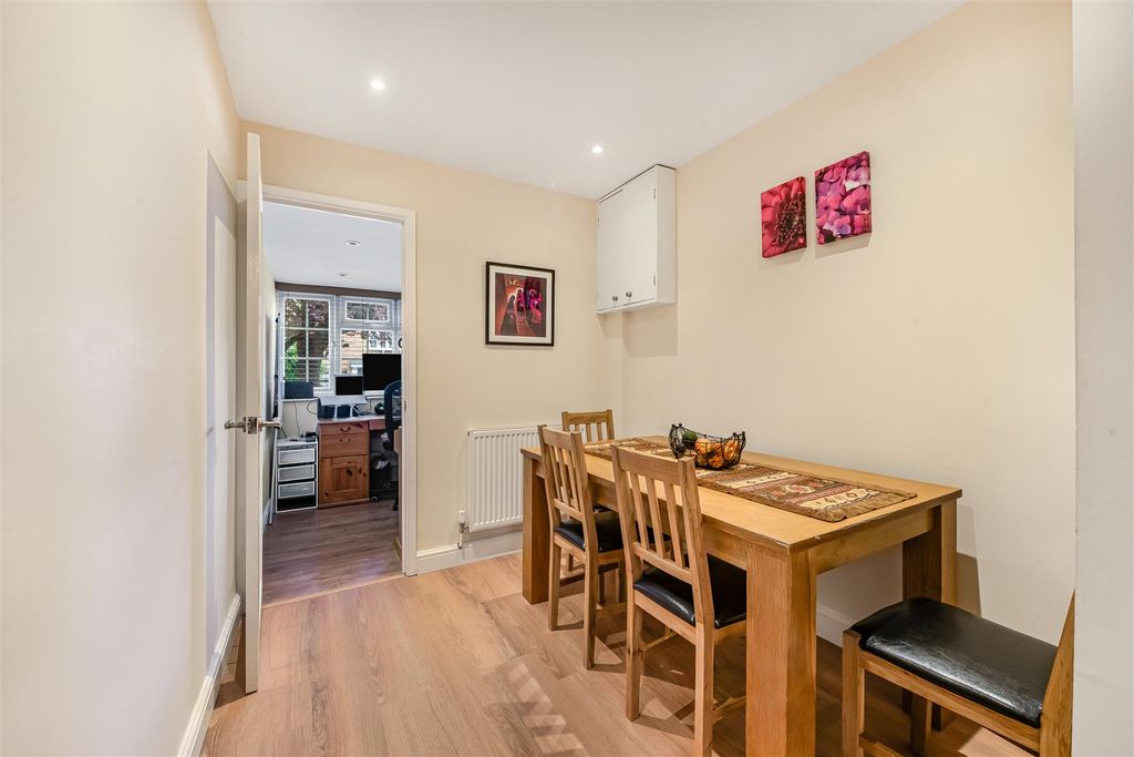Property photo 3 of 14 14_81672.Jpg