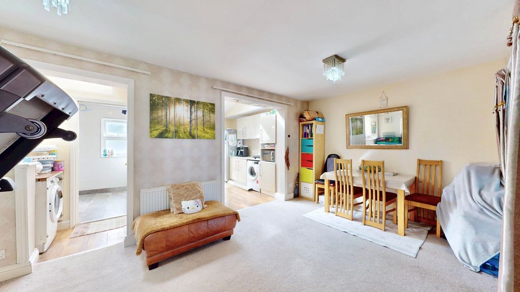 Property photo 2 of 38