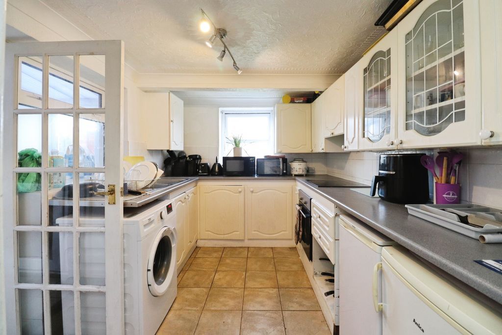 Property photo 2 of 7 Photo 2