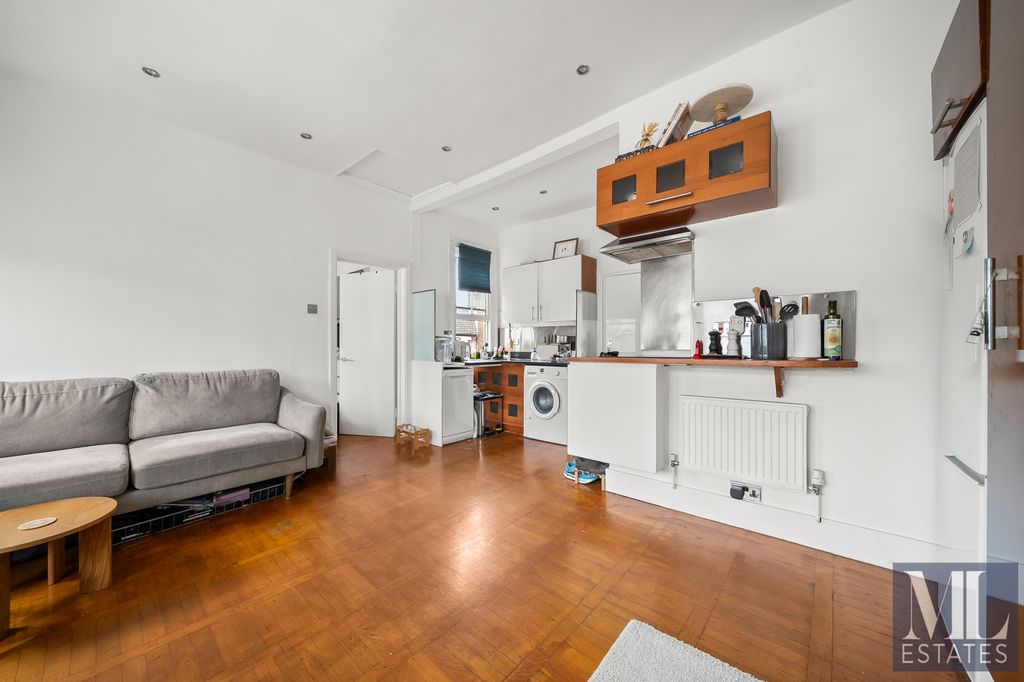 Property photo 2 of 8 Photo 8