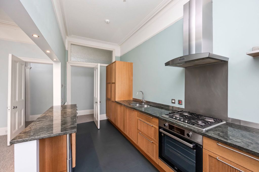 Property photo 3 of 29