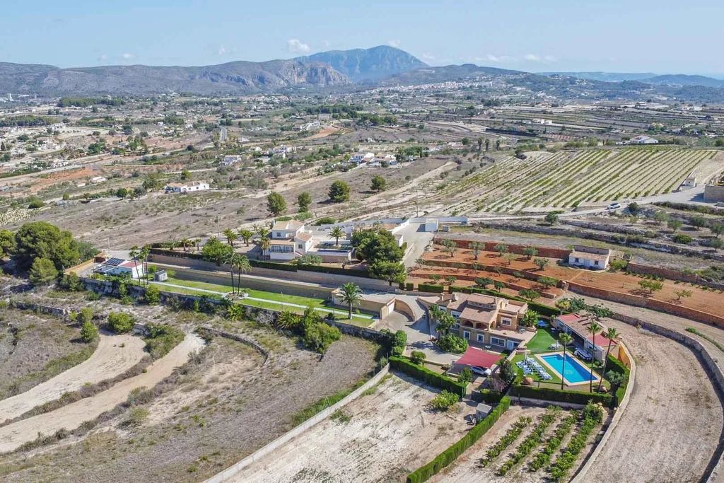 Property photo 1 of 70 Very Large Villa With 3 Guest Houses On 11,000 m2 For Sale In Benissa