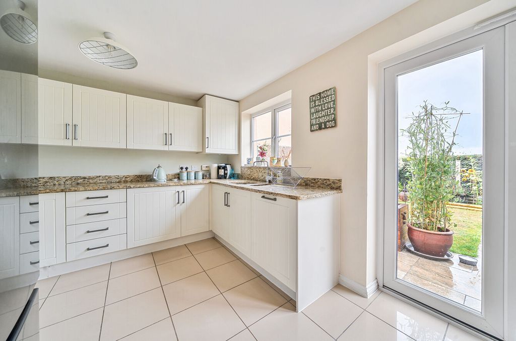 Property photo 3 of 25 1345893-32-68B5E8...