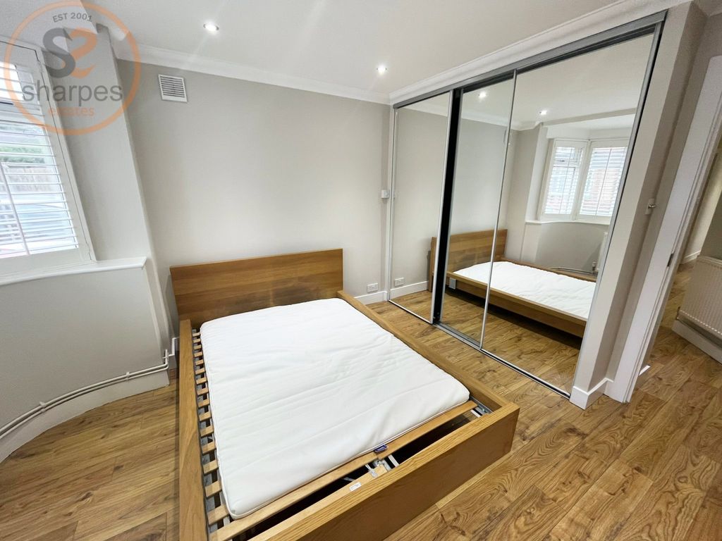 Property photo 3 of 18 2. Bedroom.Jpeg