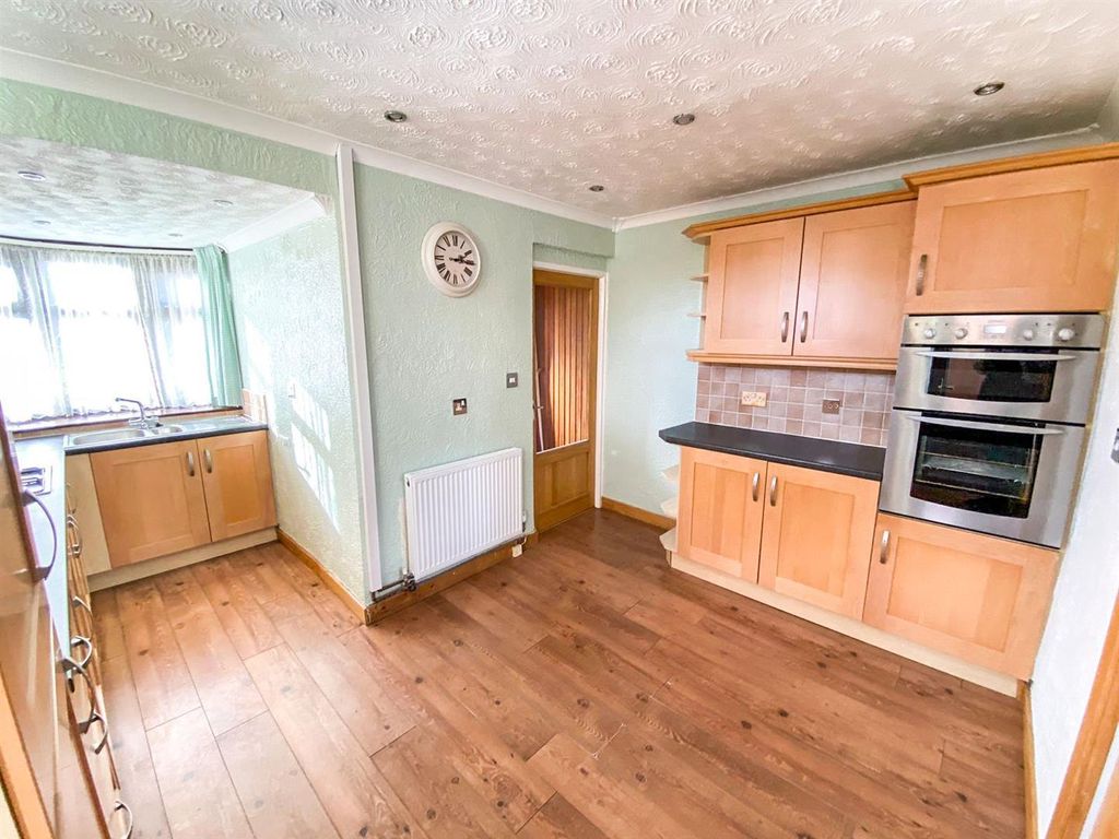 Property photo 2 of 22 Kitchen