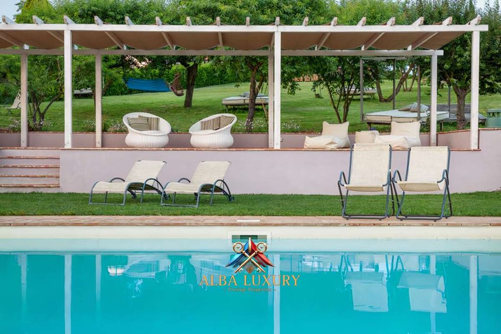 Property photo 1 of 42