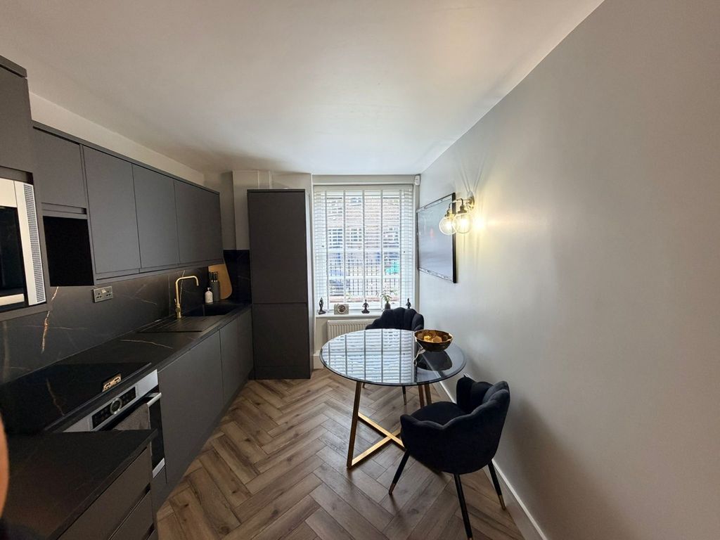 Property photo 2 of 11 5228562