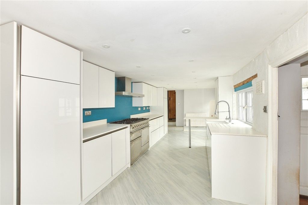 Property photo 3 of 20 Kitchen/Breakfast Room