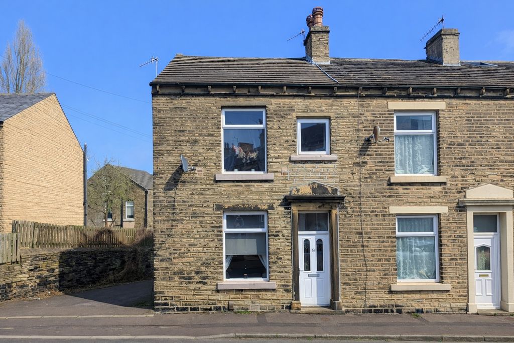 Property photo 2 of 17 Rosebery Ewemove Elland (1)