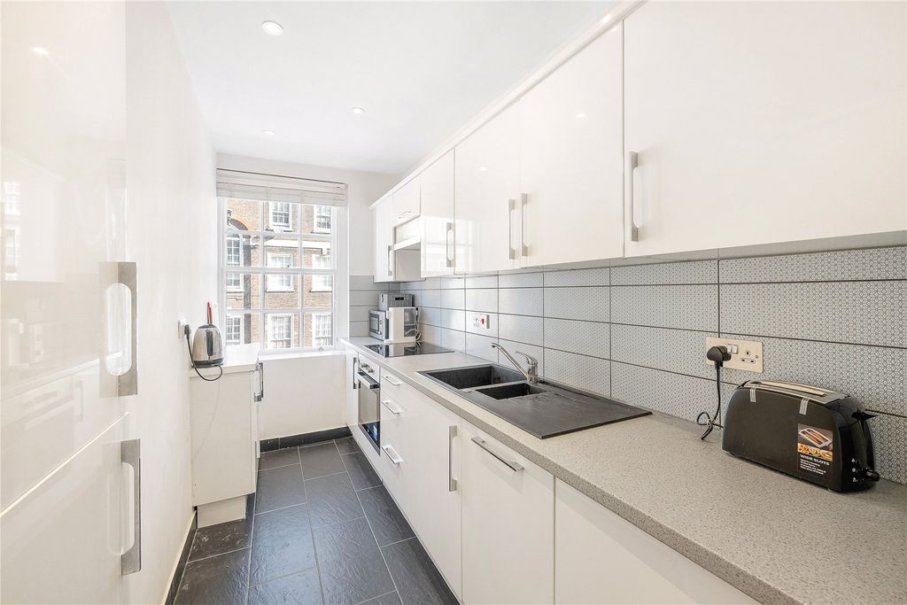 Property photo 2 of 8 Picture No. 19