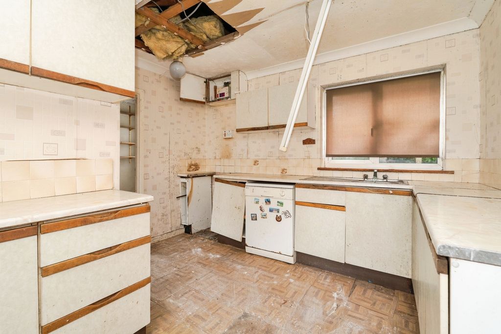 Property photo 3 of 16 Pbox-Img.Jpg
