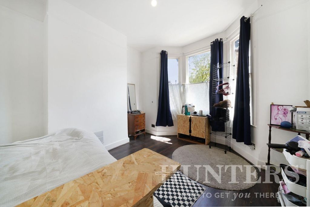 Property photo 3 of 15 61 Fairbourne Road - 1F6J09Rlddi5S97Uhpqw.Jpg
