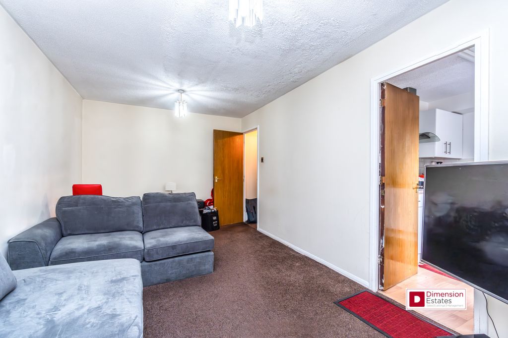 Property photo 3 of 8