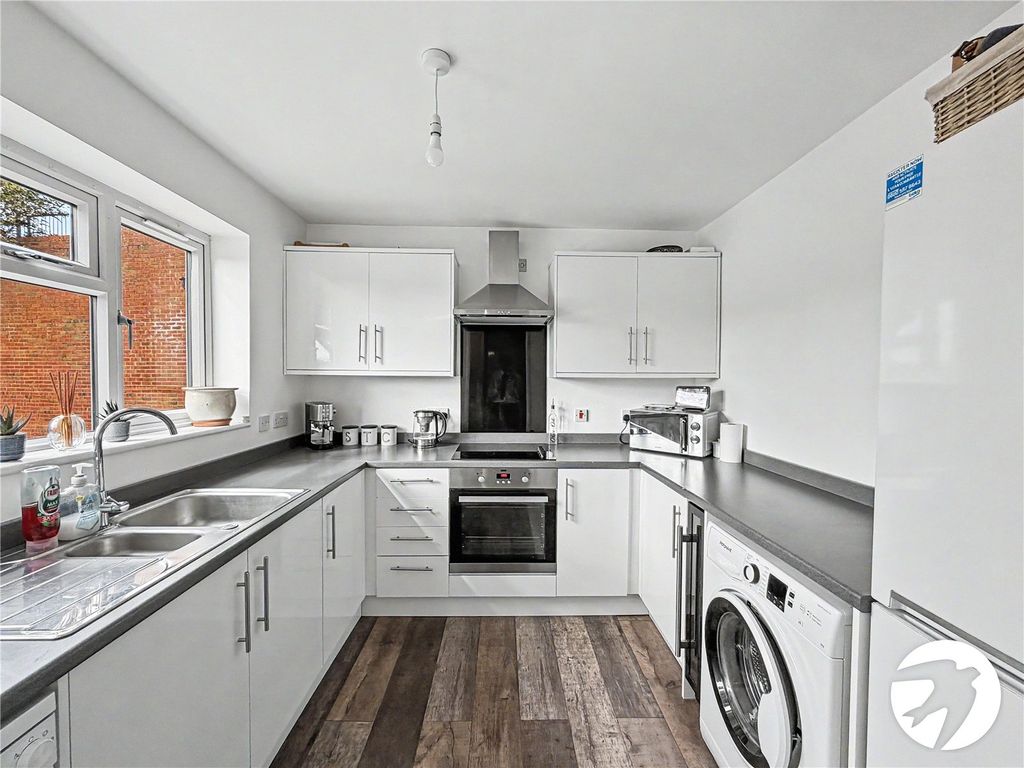 Property photo 3 of 18 Picture No. 18