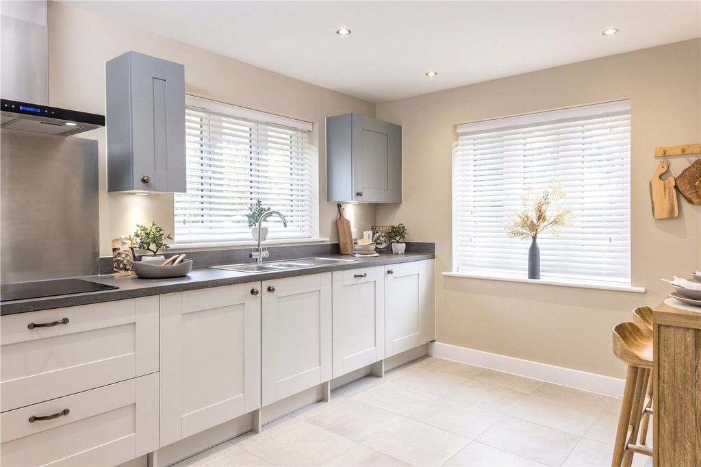 Property photo 2 of 19 Show Home