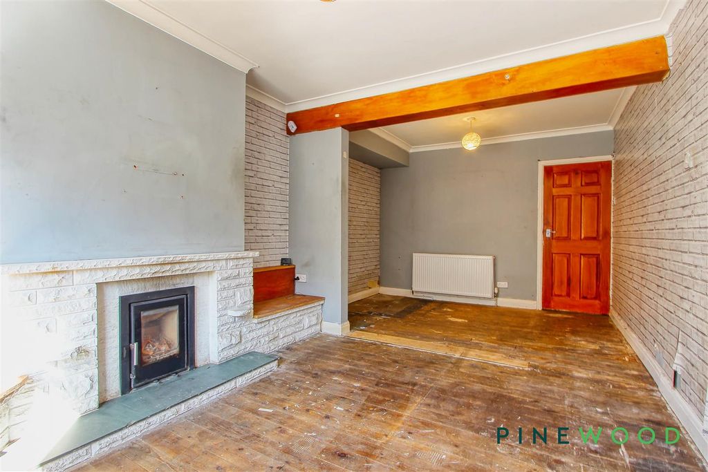 Property photo 2 of 17 Lounge / Dining Room