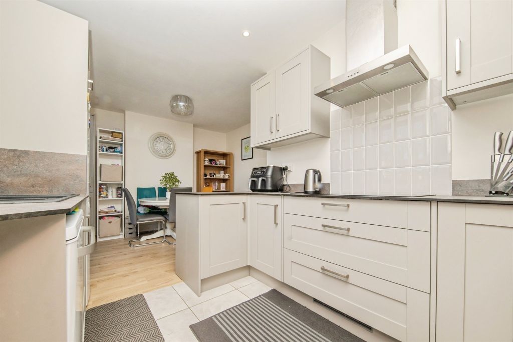 Property photo 3 of 19