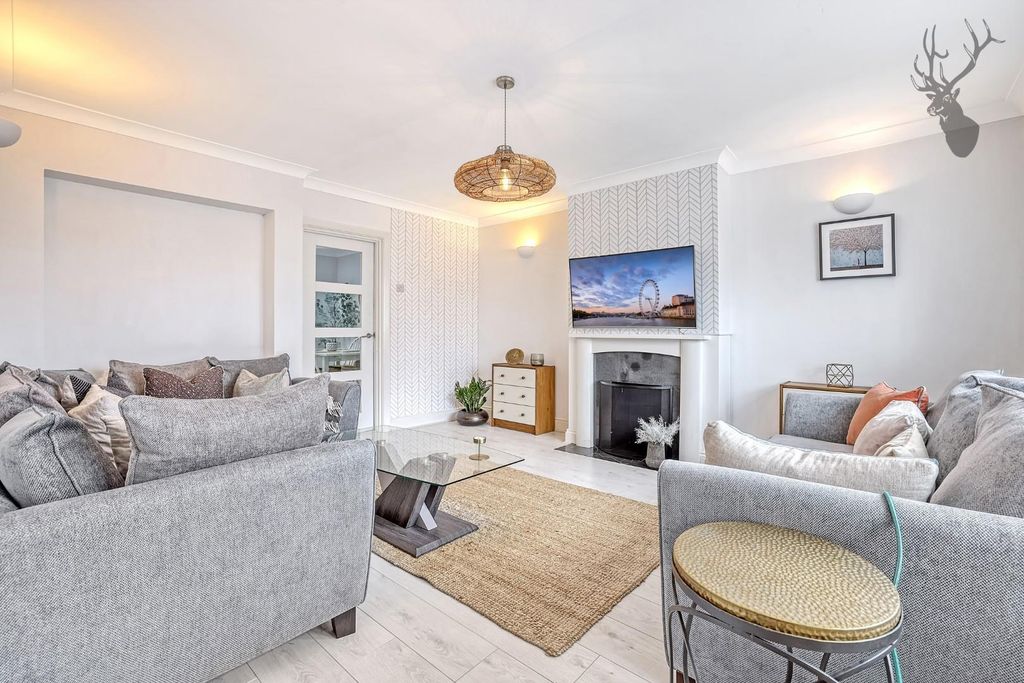 Property photo 2 of 22