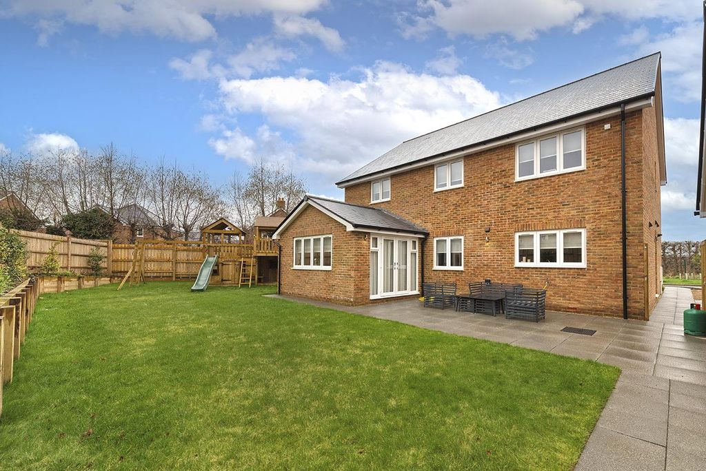 Property photo 2 of 30 28.