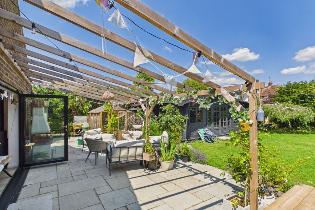 Property photo 2 of 23 Garden Patio