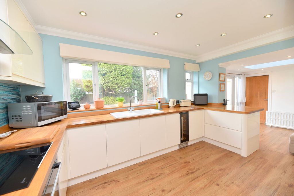 Property photo 3 of 29