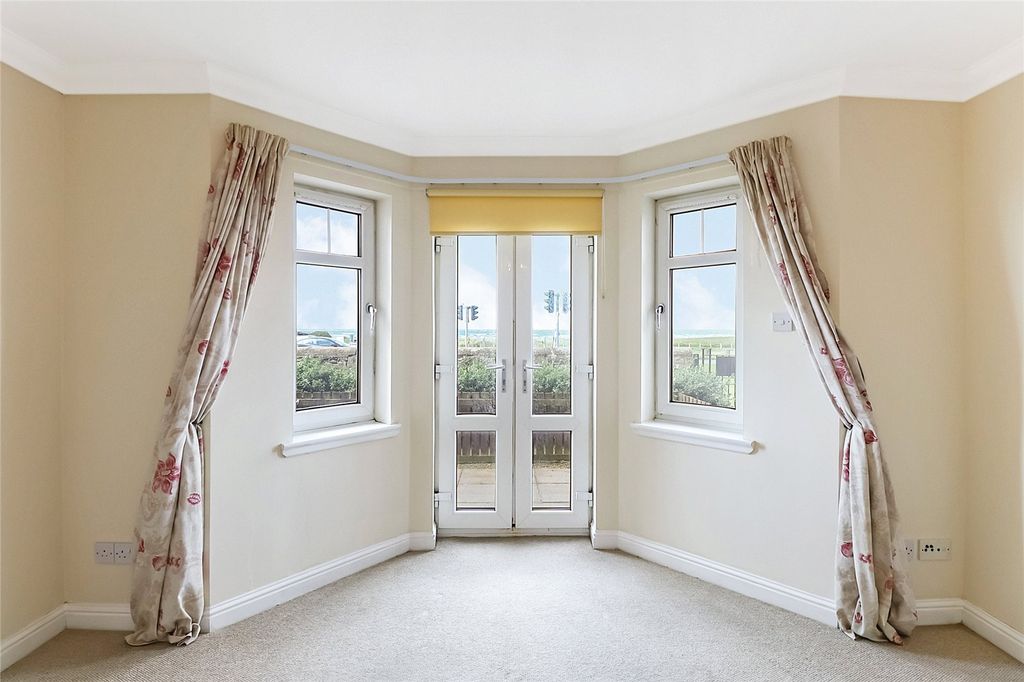 Property photo 3 of 17 Picture No. 05