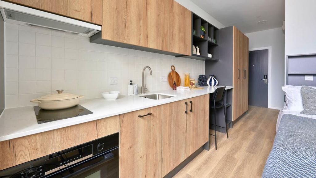 Property photo 2 of 11