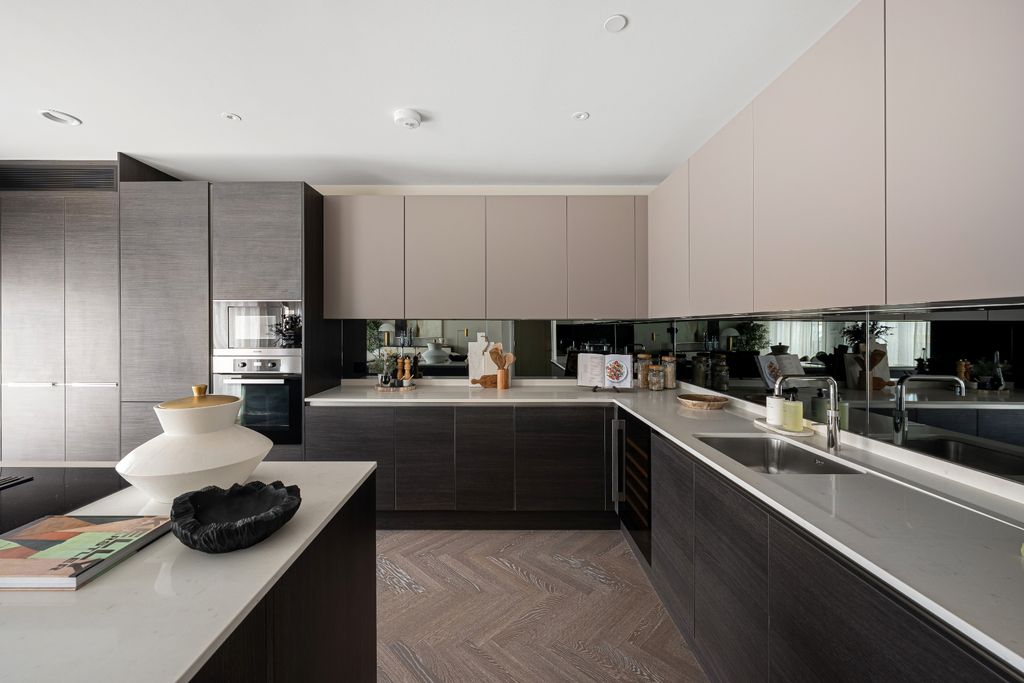 Property photo 3 of 19 Apartment 31-1 Molyneux St-41.Jpg