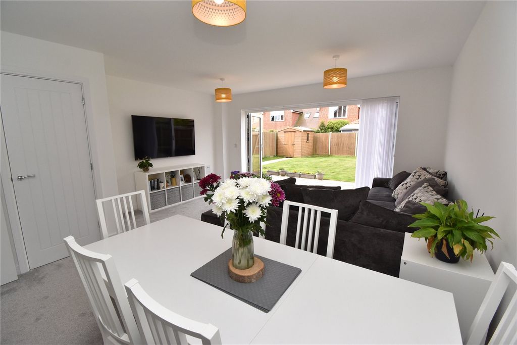 Property photo 3 of 17 Picture No. 16