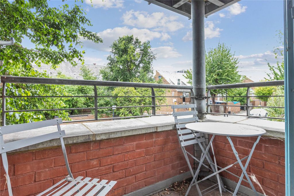Property photo 3 of 14 Picture No. 02
