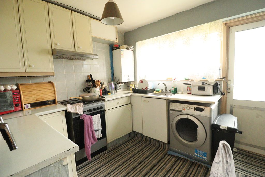 Property photo 2 of 14 Picture No. 31