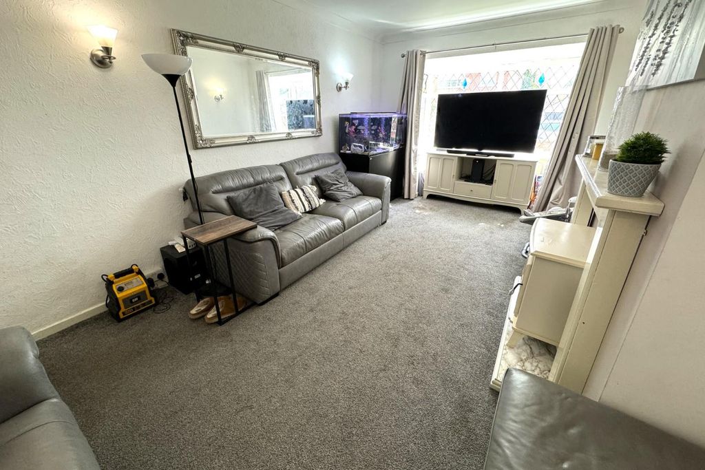 Property photo 3 of 10 3.Jpg