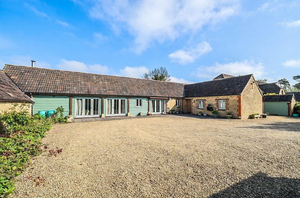 Property photo 1 of 20 1447434-15-69E9E14B5Fb02.Jpg