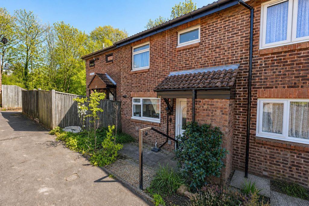 Property photo 1 of 19 5A271ee1-A438-4802-Bedd-E25c84c86c31.Png