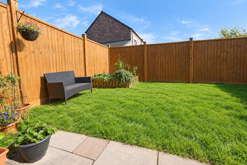 Property photo 2 of 11 8c3Bd96A-46F9-4B1d-8d8c-Bbb1E73Ff1c0.Png
