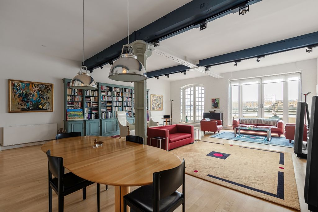Property photo 2 of 14 094A2674