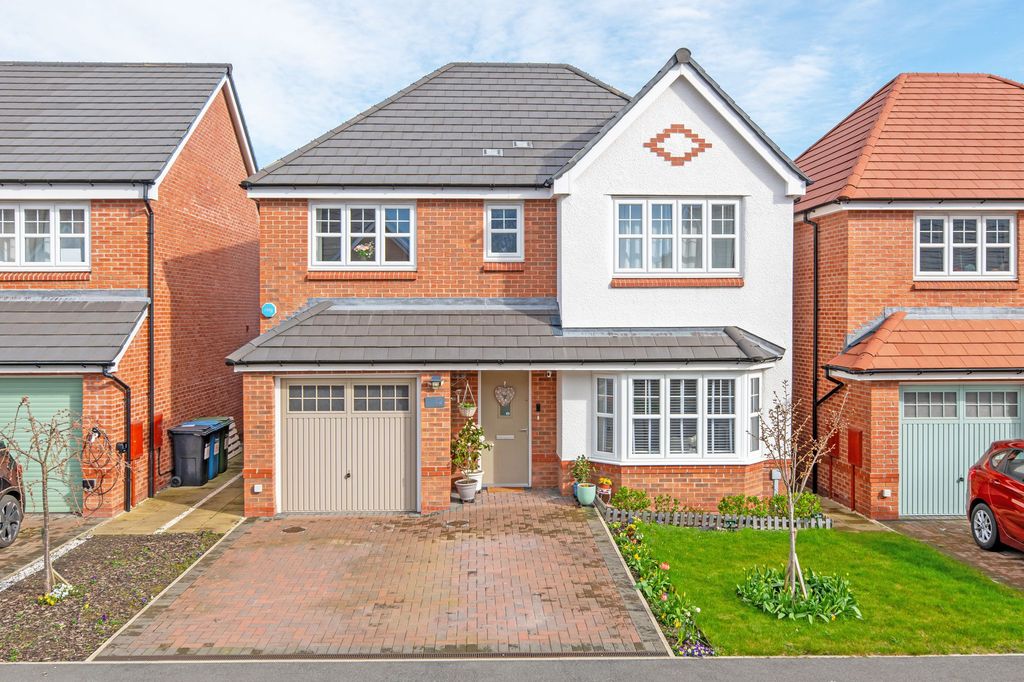 Property photo 1 of 21 Front External