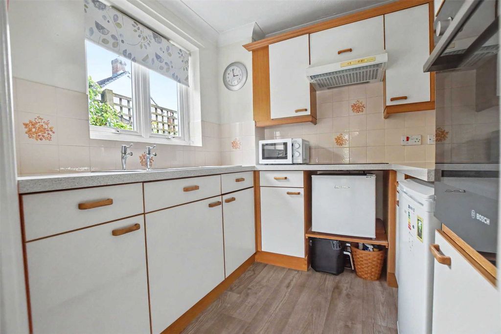 Property photo 2 of 9 Picture No. 21