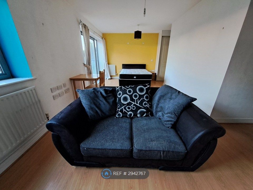 Property photo 1 of 3